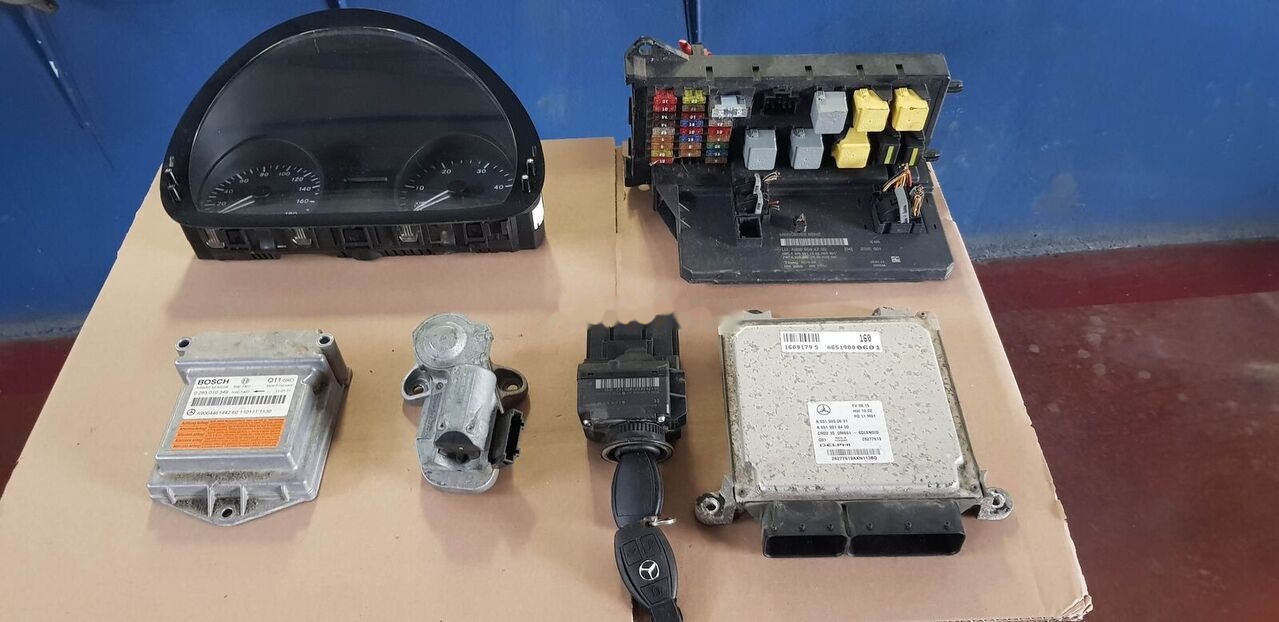 Delphi CRD2 .35 OM 651-SOLENOID Mercedes-Benz SPRIDER - Bloc de gestion pour Camion: photos 1 Delphi CRD2 .35 OM 651-SOLENOID Mercedes-Benz SPRIDER - Bloc de gestion pour Camion: photos 1