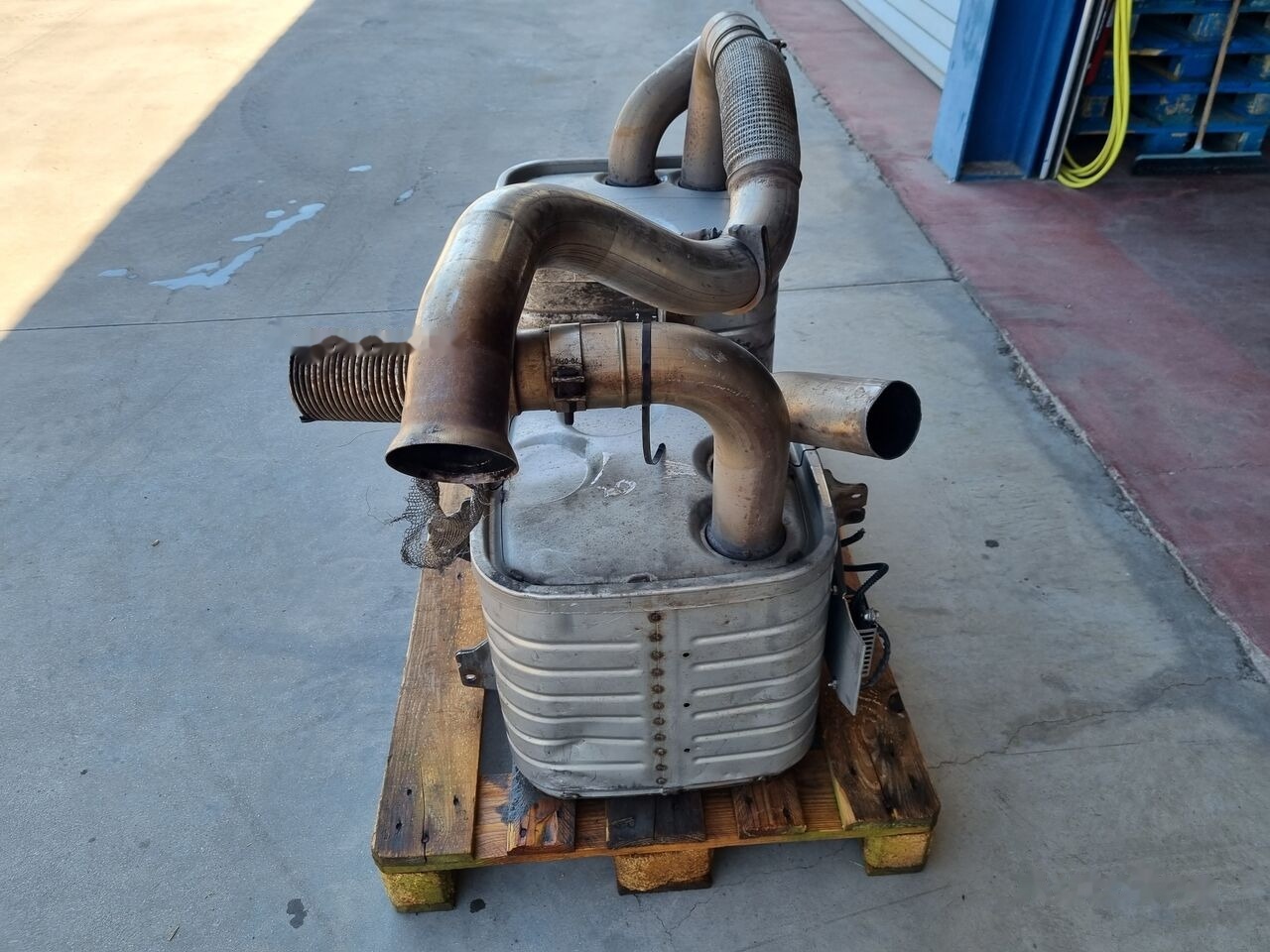 Eberspächer ATEGO 2 Mercedes-Benz ATEGO 2 - Catalyseur pour Camion: photos 5 Eberspächer ATEGO 2 Mercedes-Benz ATEGO 2 - Catalyseur pour Camion: photos 5