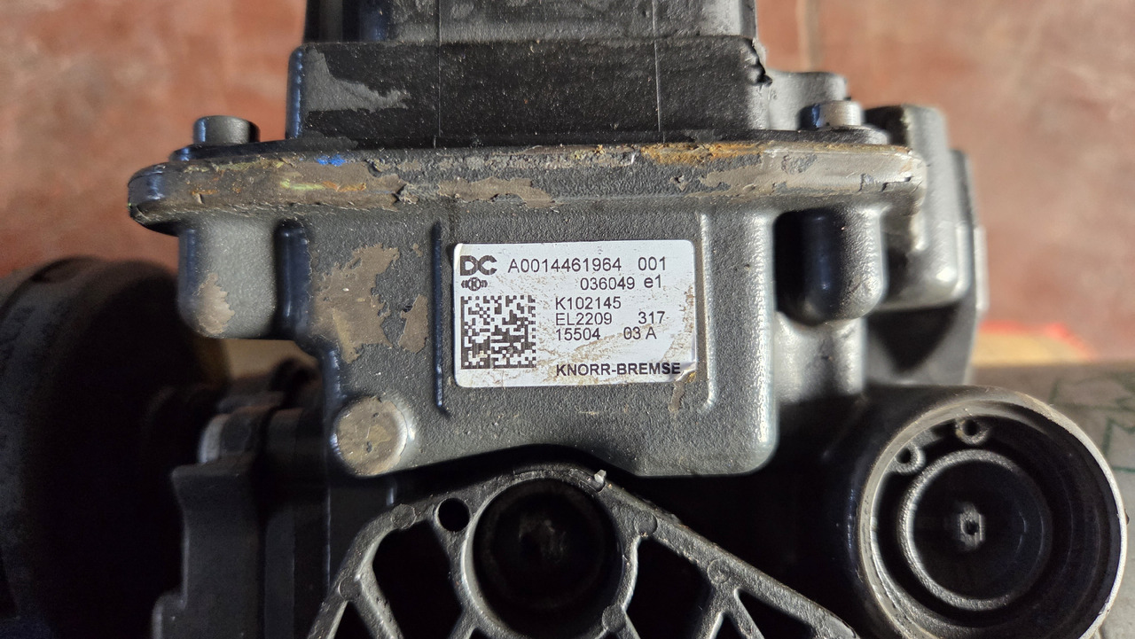 KNORR-BREMSE CONTROL UNIT EAPU K 102145 - Bloc de gestion pour Camion: photos 4 KNORR-BREMSE CONTROL UNIT EAPU K 102145 - Bloc de gestion pour Camion: photos 4