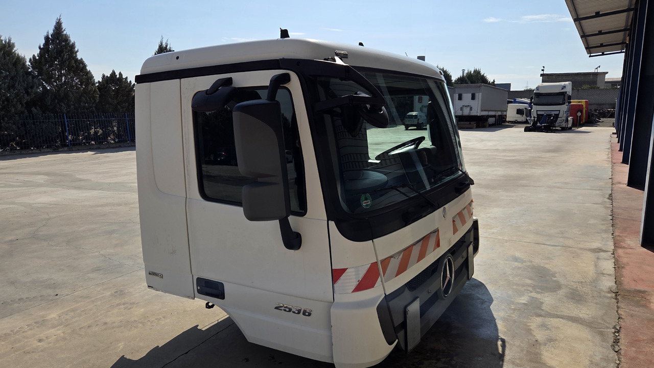 MERCEDES-BENZ ACTROS MP3 EURO 5 MEDIUM SIZE - Cabine: photos 1 MERCEDES-BENZ ACTROS MP3 EURO 5 MEDIUM SIZE - Cabine: photos 1