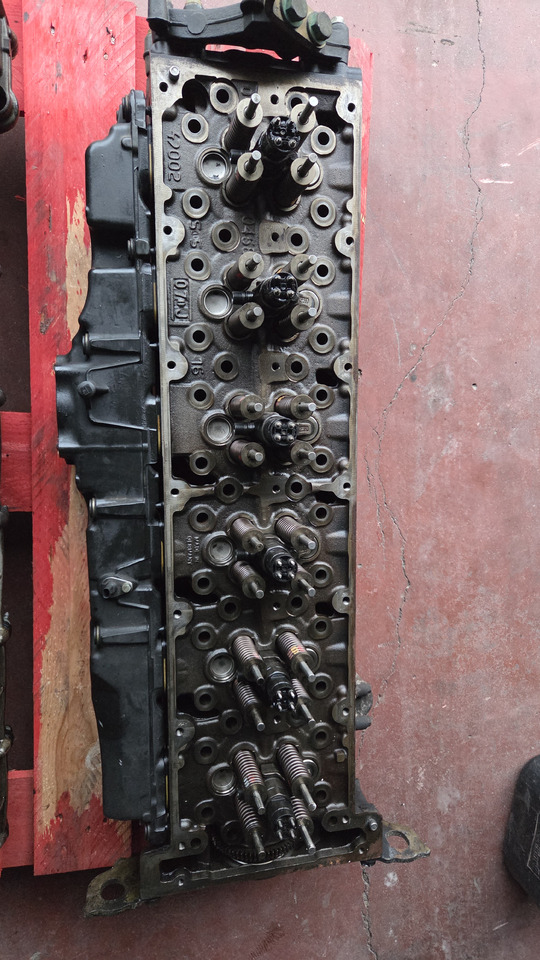 MERCEDES-BENZ OM 470 LA - Culasse pour Camion: photos 2 MERCEDES-BENZ OM 470 LA - Culasse pour Camion: photos 2