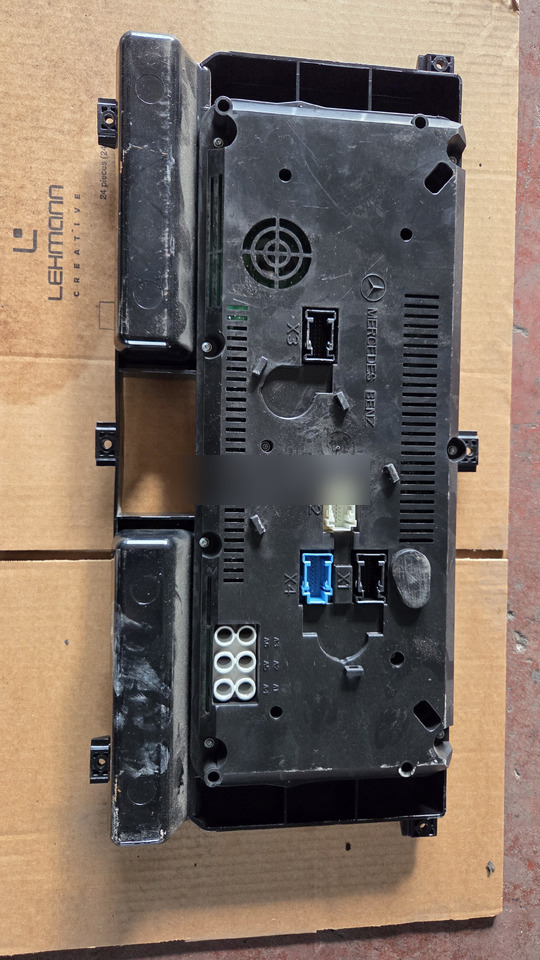 MERCEDES-BENZ econic - Panel de instrumentos pour Bus: photos 2 MERCEDES-BENZ econic - Panel de instrumentos pour Bus: photos 2