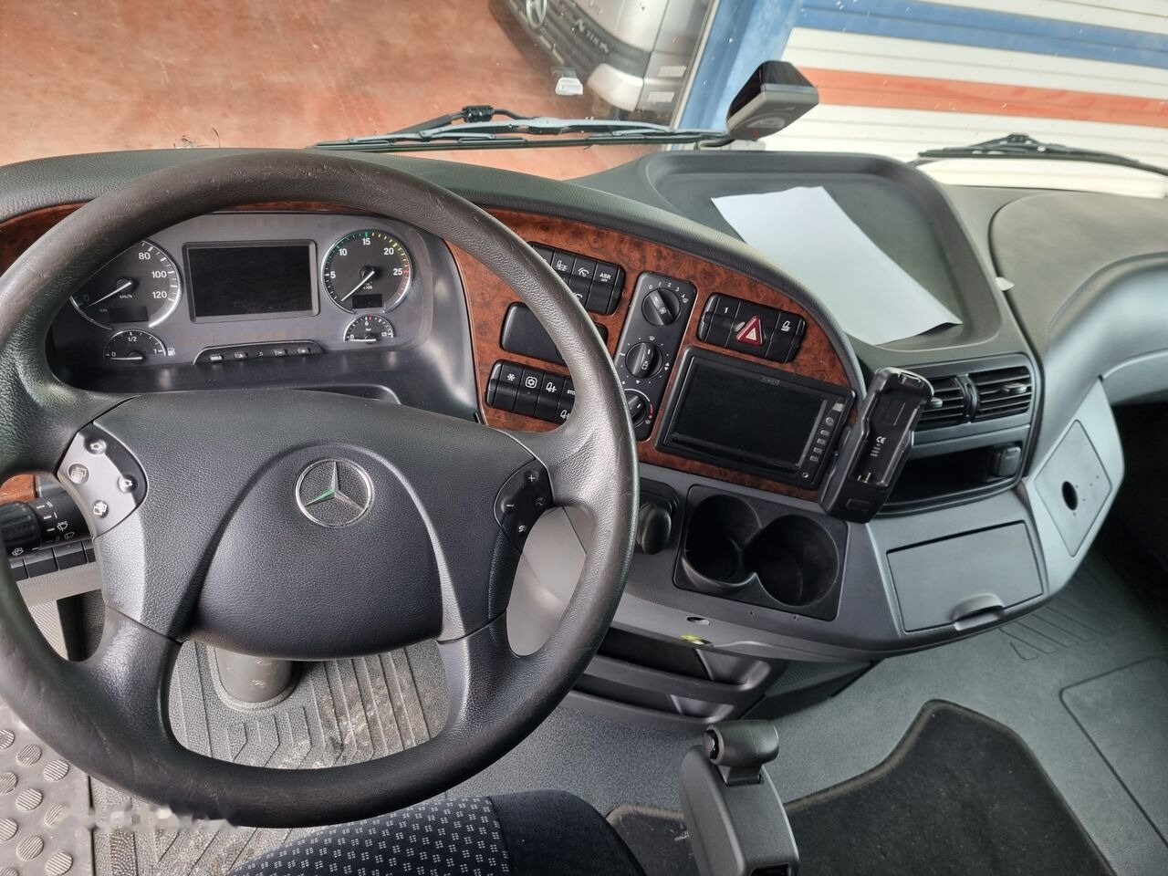 Mercedes-Benz ACTROS MP3 - Cabine pour Camion: photos 5 Mercedes-Benz ACTROS MP3 - Cabine pour Camion: photos 5