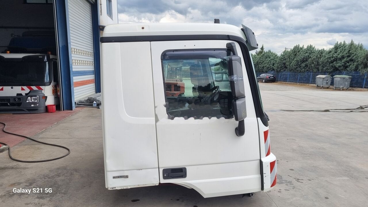 Mercedes-Benz CAB MERCEDES ACTROS MP 3 MEDIUM Mercedes-Benz ACTROS MP3 - Cabine pour Camion: photos 2 Mercedes-Benz CAB MERCEDES ACTROS MP 3 MEDIUM Mercedes-Benz ACTROS MP3 - Cabine pour Camion: photos 2