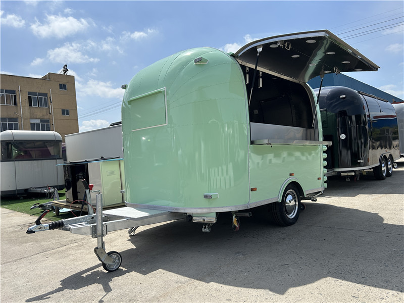 BBQ Burger Food Truck Pizza Food Trailer - Remorque magasin: photos 2 BBQ Burger Food Truck Pizza Food Trailer - Remorque magasin: photos 2