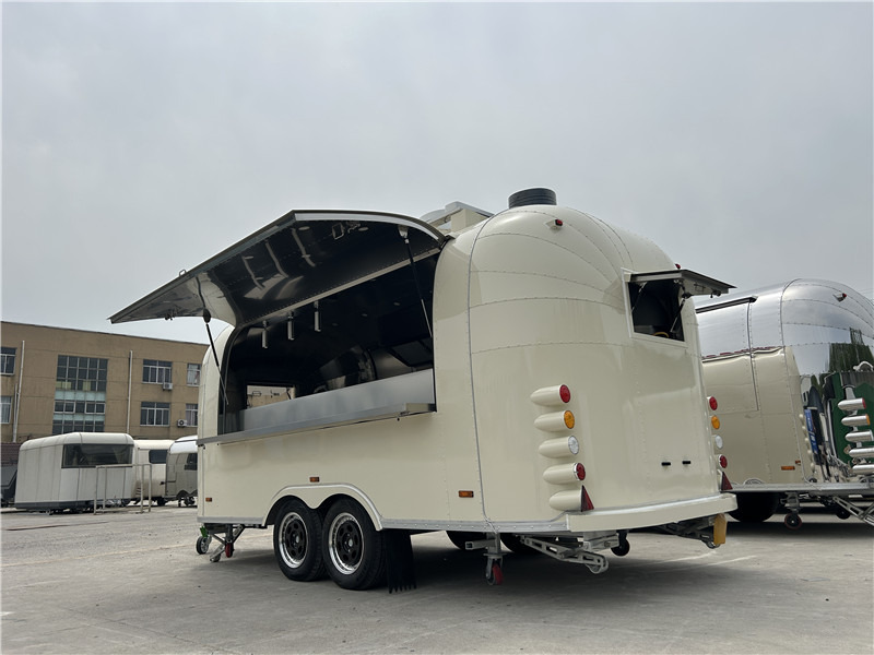 European Food Truck Pizza Food Truck, Smash Burger Foodtruck - Remorque magasin: photos 3 European Food Truck Pizza Food Truck, Smash Burger Foodtruck - Remorque magasin: photos 3
