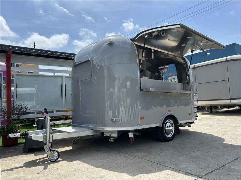 Small Food Trailer Crepes, Gelato & More | European Street Food Truck - Remorque magasin: photos 2 Small Food Trailer Crepes, Gelato & More | European Street Food Truck - Remorque magasin: photos 2