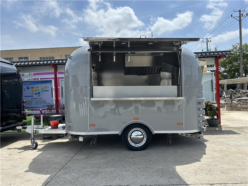 Small Food Trailer Crepes, Gelato & More | European Street Food Truck - Remorque magasin: photos 1 Small Food Trailer Crepes, Gelato & More | European Street Food Truck - Remorque magasin: photos 1