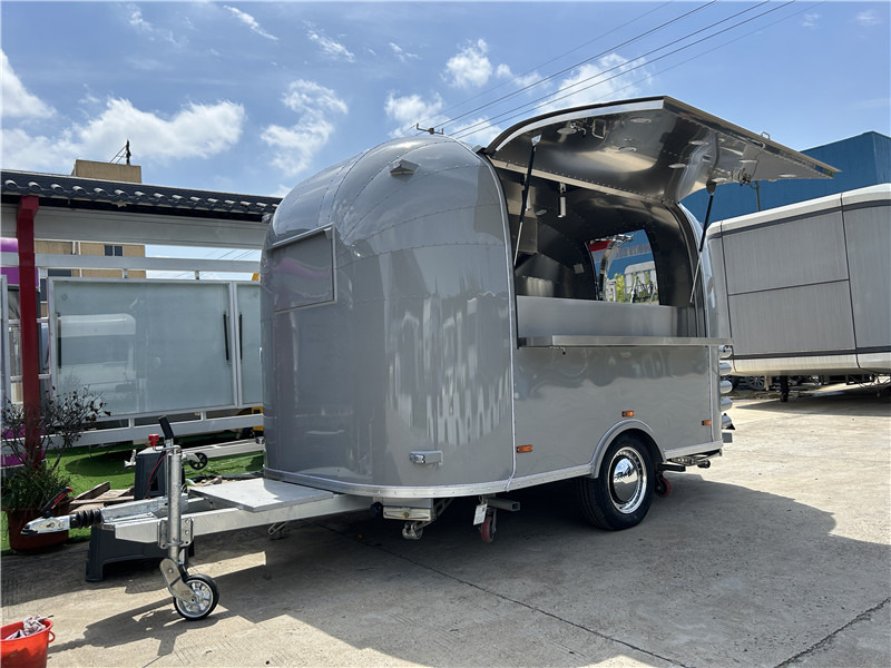 Small Food Trailer Crepes, Gelato & More | European Street Food Truck - Remorque magasin: photos 4 Small Food Trailer Crepes, Gelato & More | European Street Food Truck - Remorque magasin: photos 4