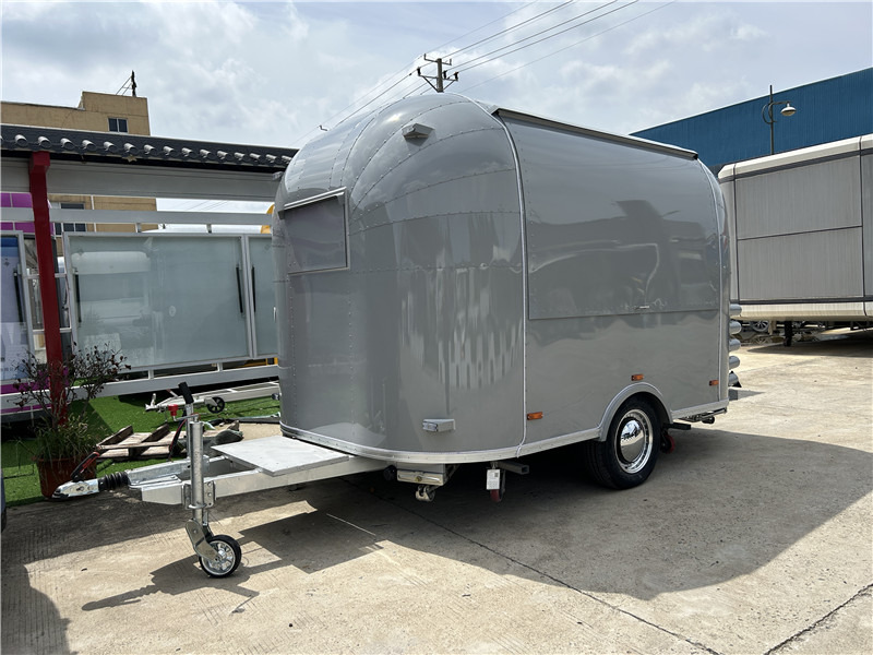 Small Food Trailer Crepes, Gelato & More | European Street Food Truck - Remorque magasin: photos 5 Small Food Trailer Crepes, Gelato & More | European Street Food Truck - Remorque magasin: photos 5