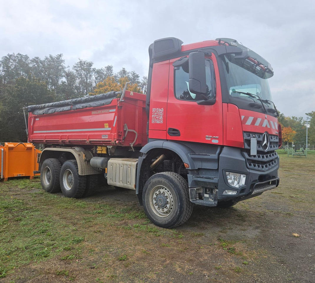 Mercedes-Benz Arocs 3346 6x6 Dreiseitenkipper mit Bordmatik - Camion benne: photos 4 Mercedes-Benz Arocs 3346 6x6 Dreiseitenkipper mit Bordmatik - Camion benne: photos 4