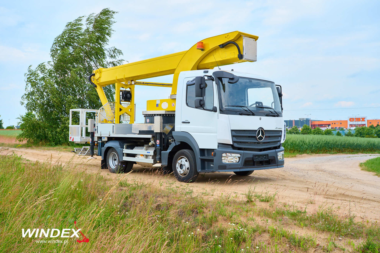 PALFINGER P 300 KS - Nacelle: photos 1 PALFINGER P 300 KS - Nacelle: photos 1