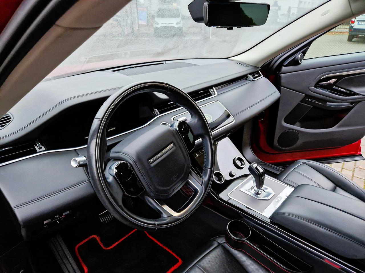 SUV Range Rover Evoque: photos 19