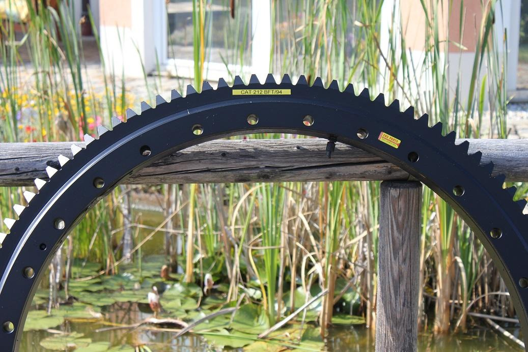 Caterpillar 212 BFT - Couronne d'orientation pour Engins de chantier: photos 3 Caterpillar 212 BFT - Couronne d'orientation pour Engins de chantier: photos 3