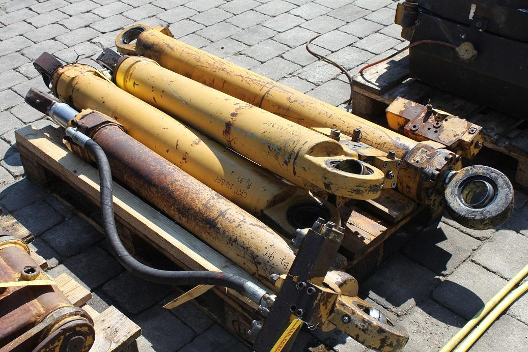 Caterpillar 212 BFT - Vérin hydraulique pour Engins de chantier: photos 5 Caterpillar 212 BFT - Vérin hydraulique pour Engins de chantier: photos 5