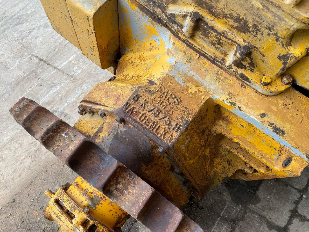 Caterpillar CAT D 951 - Boîte de vitesse pour Engins de chantier: photos 3 Caterpillar CAT D 951 - Boîte de vitesse pour Engins de chantier: photos 3