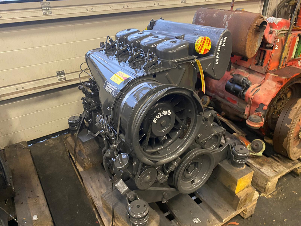 Deutz F4L913 - Moteur pour Engins de chantier: photos 2 Deutz F4L913 - Moteur pour Engins de chantier: photos 2