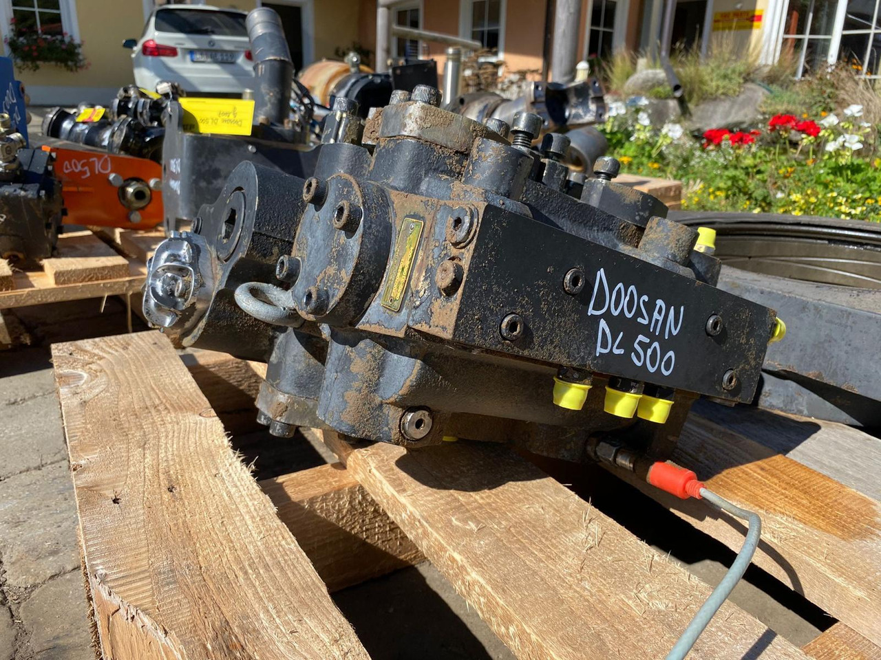 Valve hydraulique pour Engins de chantier Doosan DL 500: photos 6