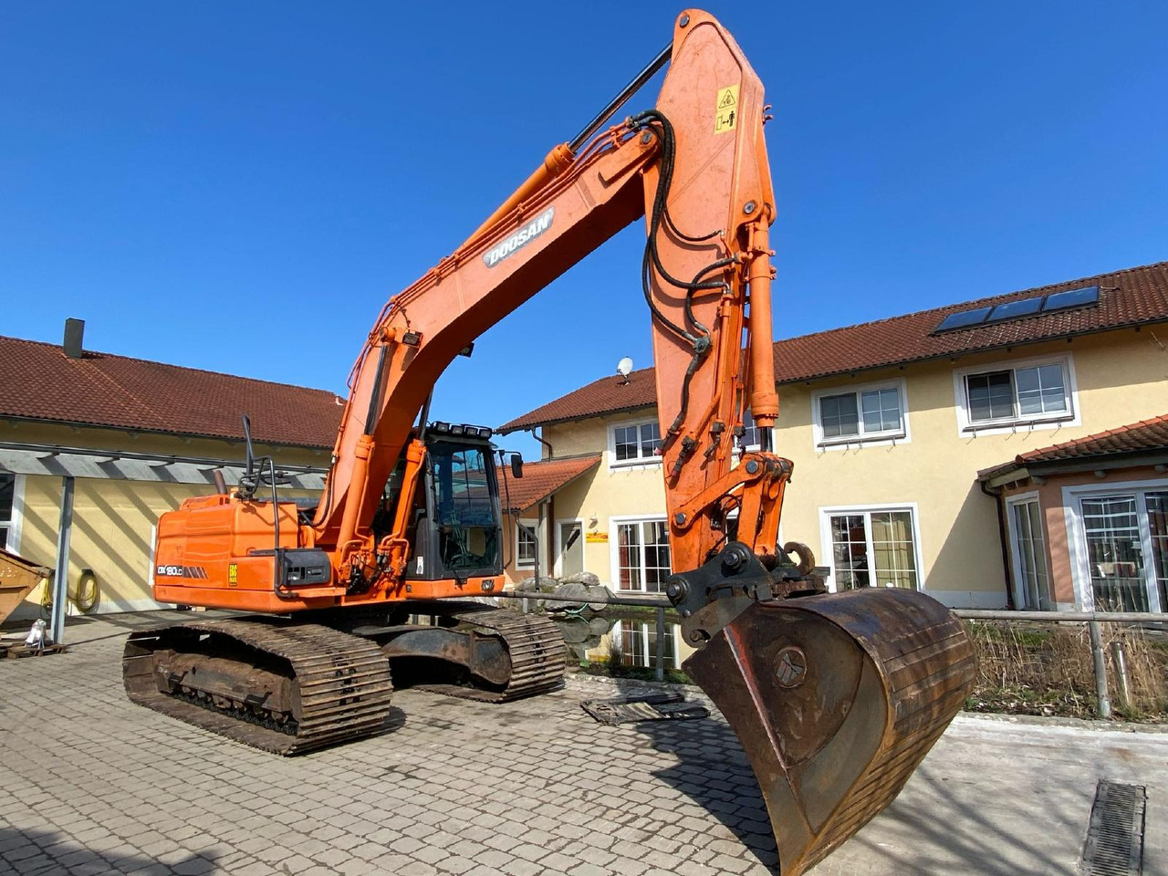 Doosan DX 180 LC -3 - Pelle sur chenille: photos 1 Doosan DX 180 LC -3 - Pelle sur chenille: photos 1