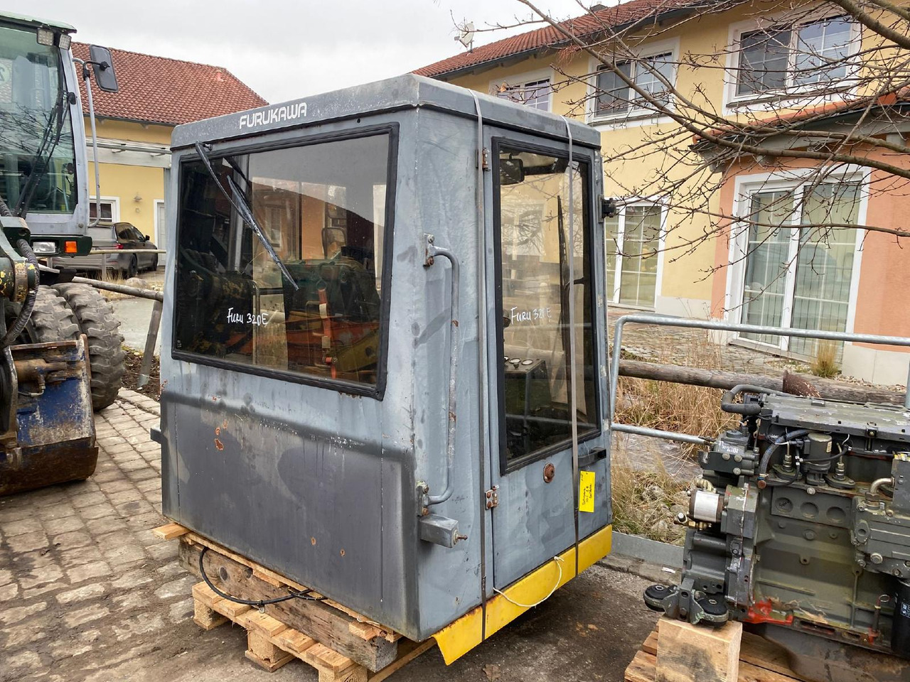 Furukawa 320 E - Cabine pour Engins de chantier: photos 4 Furukawa 320 E - Cabine pour Engins de chantier: photos 4