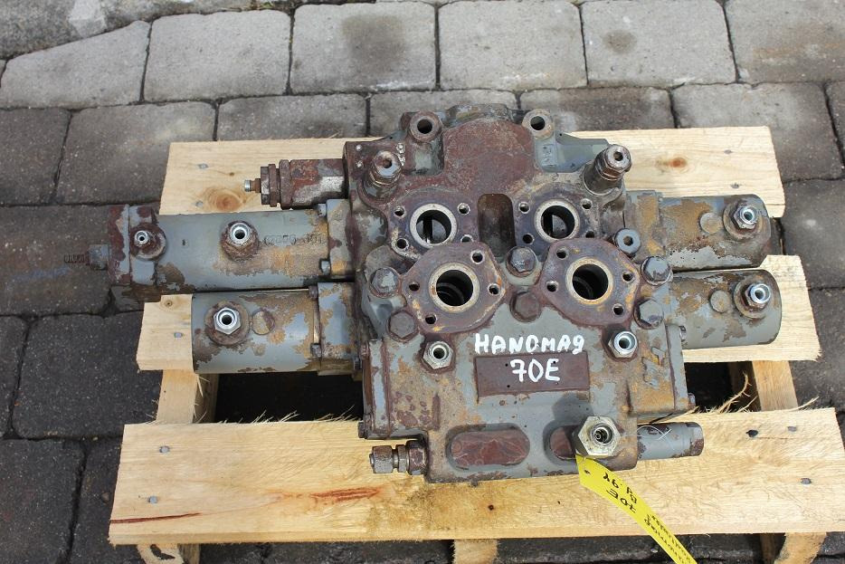 Hanomag 70E - Valve hydraulique pour Engins de chantier: photos 1 Hanomag 70E - Valve hydraulique pour Engins de chantier: photos 1