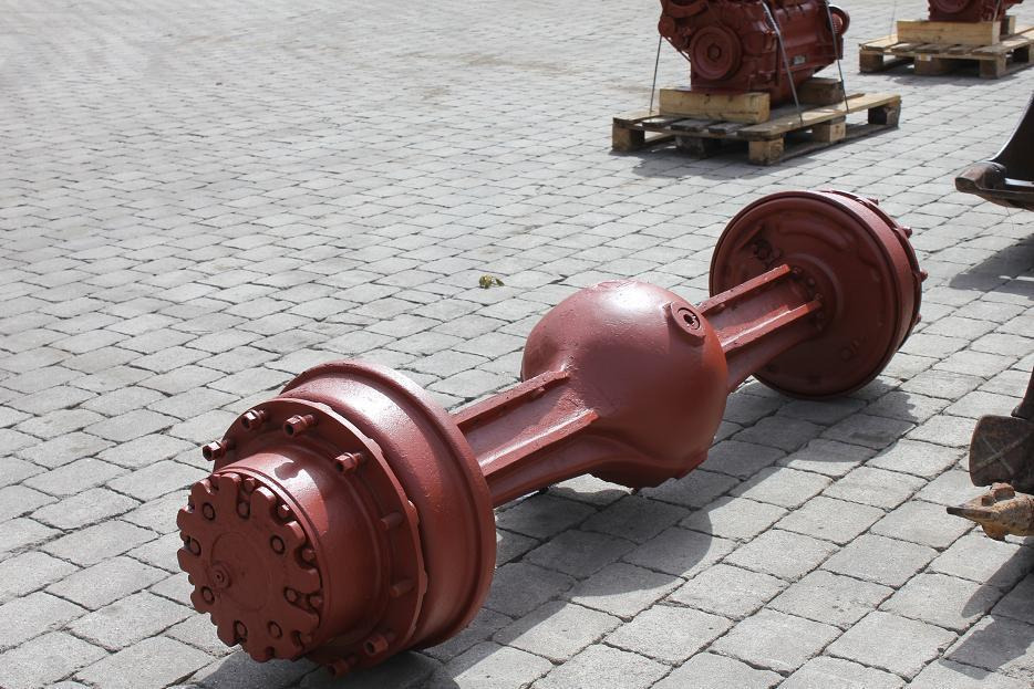 Hanomag B 8 - Essieu et pièces pour Engins de chantier: photos 2 Hanomag B 8 - Essieu et pièces pour Engins de chantier: photos 2