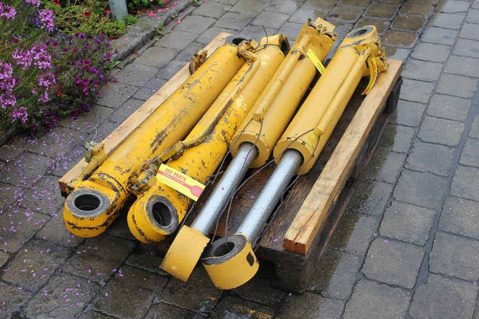 Hanomag D 400 - Vérin hydraulique pour Engins de chantier: photos 5 Hanomag D 400 - Vérin hydraulique pour Engins de chantier: photos 5