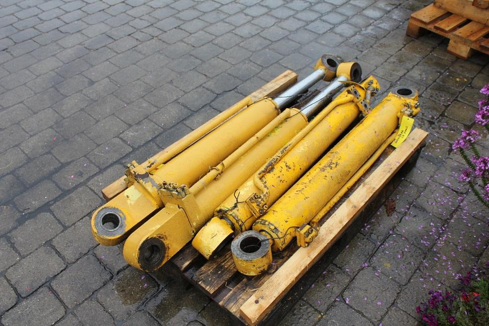 Hanomag D 400 - Vérin hydraulique pour Engins de chantier: photos 3 Hanomag D 400 - Vérin hydraulique pour Engins de chantier: photos 3