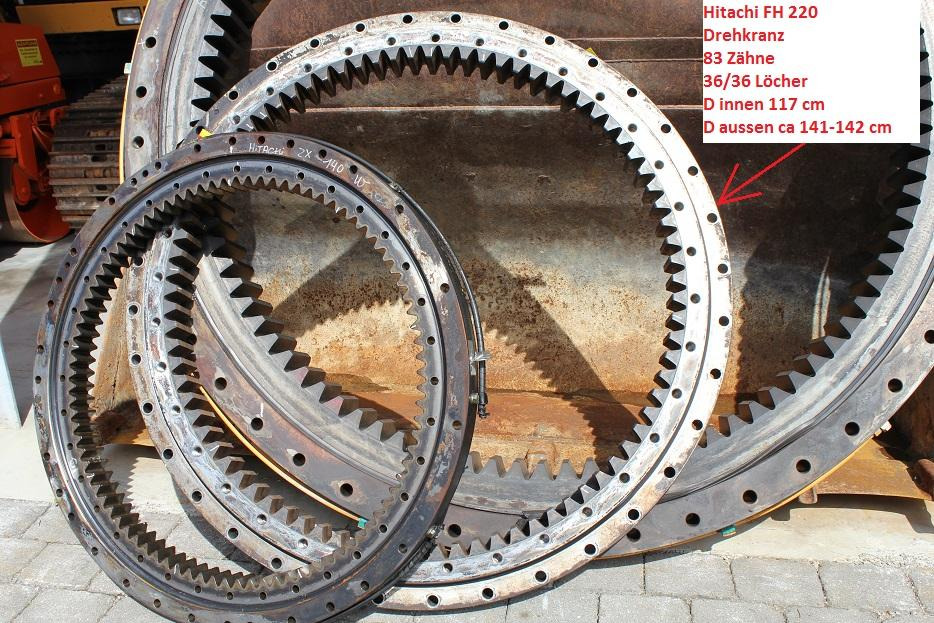 Hitachi 220 - Couronne d'orientation pour Engins de chantier: photos 1 Hitachi 220 - Couronne d'orientation pour Engins de chantier: photos 1