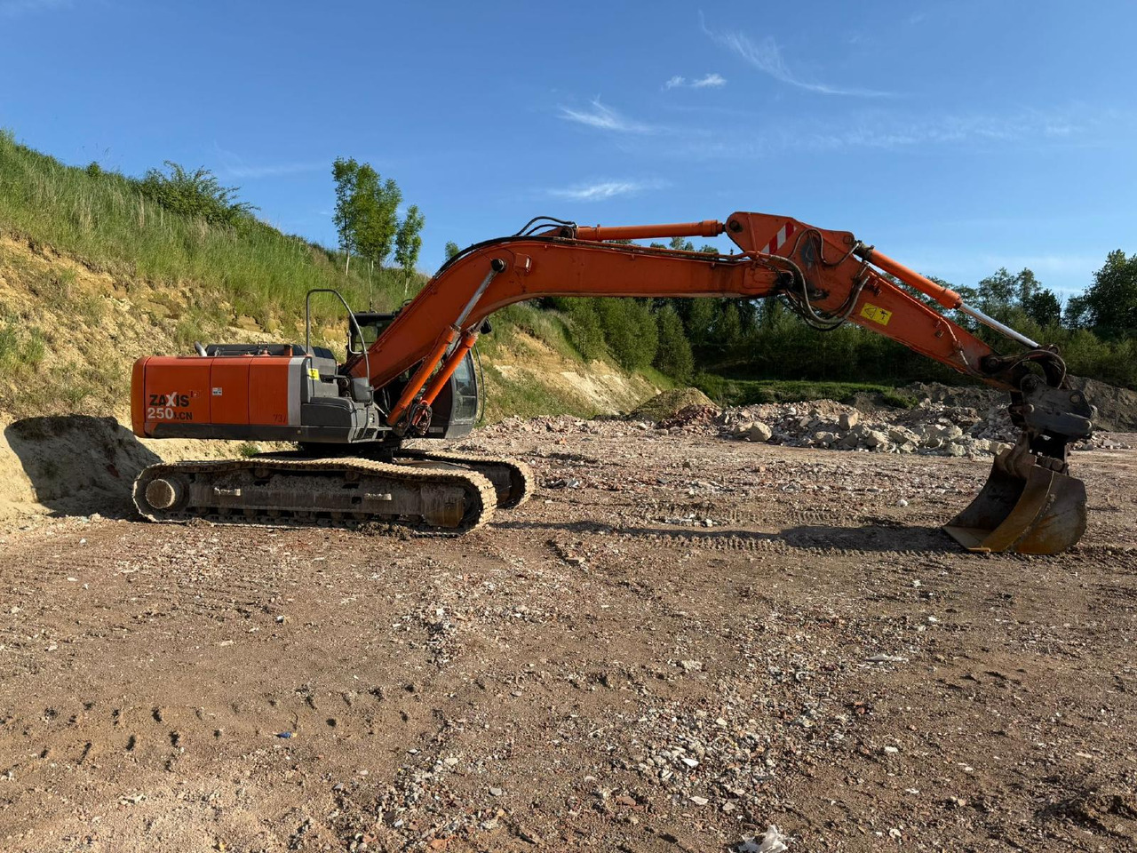 Hitachi ZX 250 LCN -3 - Pelle sur chenille: photos 4 Hitachi ZX 250 LCN -3 - Pelle sur chenille: photos 4