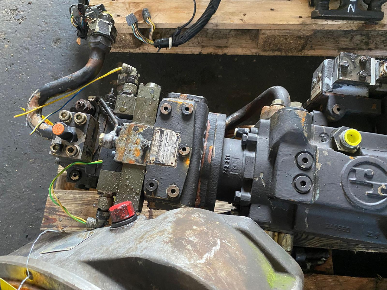 Hydromatik A4V56, A4V125 aus Kässbohrer PB 240D - Hydraulique pour Véhicule de voirie/ Spécial: photos 2 Hydromatik A4V56, A4V125 aus Kässbohrer PB 240D - Hydraulique pour Véhicule de voirie/ Spécial: photos 2