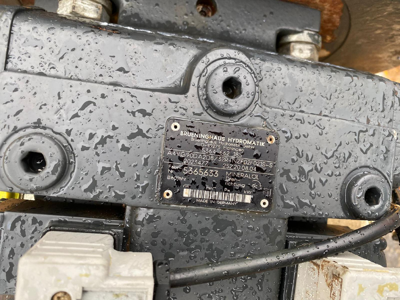 Hydromatik A4VG 90 aus Furukawa 320 E - Pompe hydraulique pour Engins de chantier: photos 2 Hydromatik A4VG 90 aus Furukawa 320 E - Pompe hydraulique pour Engins de chantier: photos 2