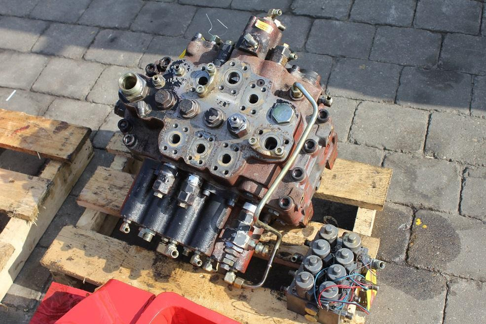 JCB 210 LC - Valve hydraulique pour Engins de chantier: photos 1 JCB 210 LC - Valve hydraulique pour Engins de chantier: photos 1