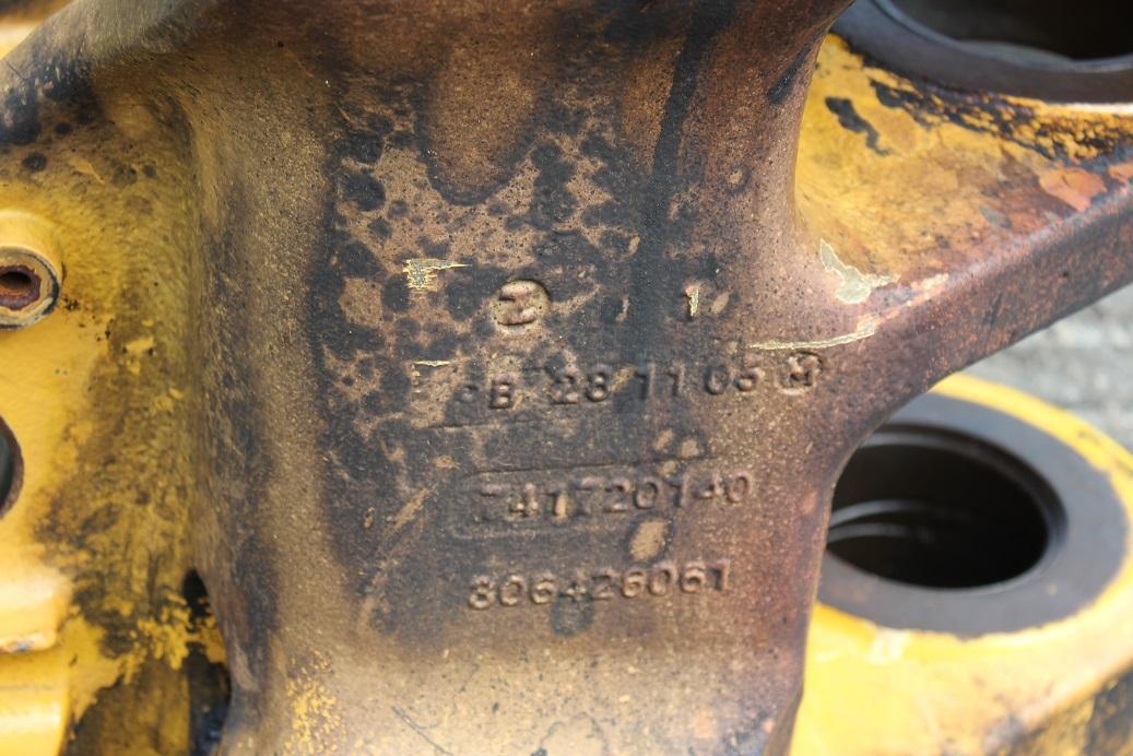 Komatsu PW 95 - Flèche pour Pelle sur pneus: photos 2 Komatsu PW 95 - Flèche pour Pelle sur pneus: photos 2