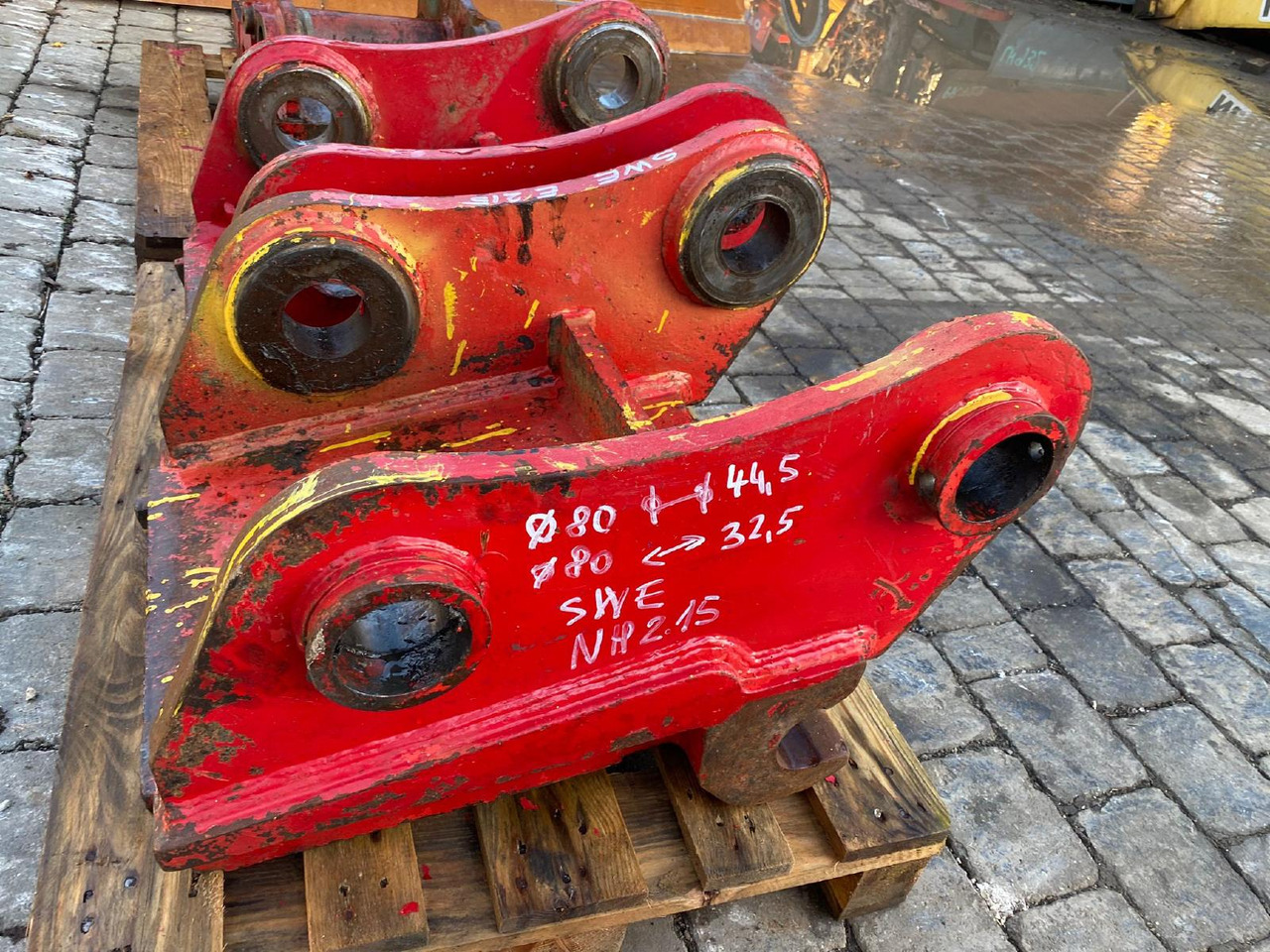 Lehnhof SW F aus New Holland E 215 - Attache rapide: photos 1 Lehnhof SW F aus New Holland E 215 - Attache rapide: photos 1