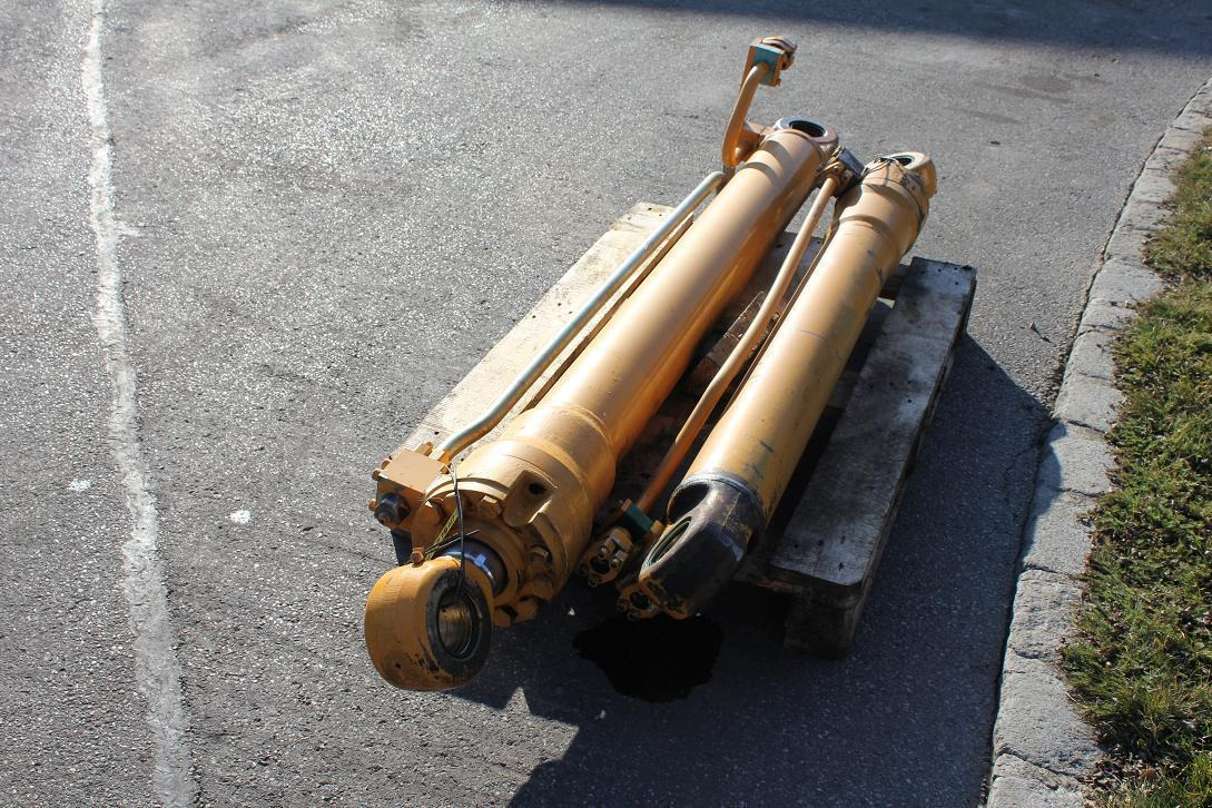 Liebherr 912 Lit. - Vérin hydraulique pour Engins de chantier: photos 4 Liebherr 912 Lit. - Vérin hydraulique pour Engins de chantier: photos 4