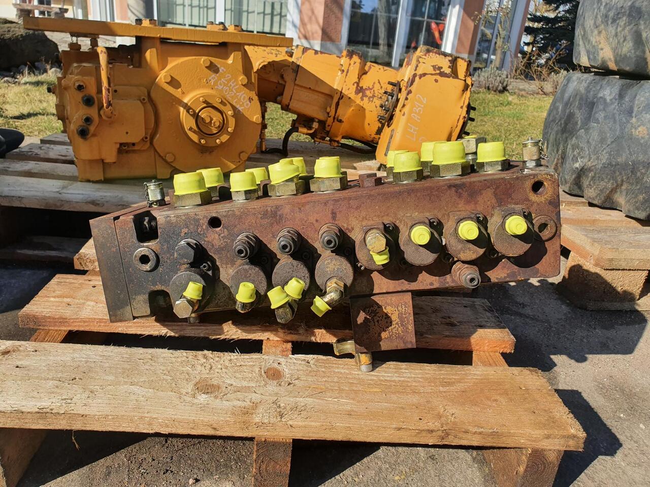 Liebherr A 312 - Valve hydraulique pour Engins de chantier: photos 5 Liebherr A 312 - Valve hydraulique pour Engins de chantier: photos 5