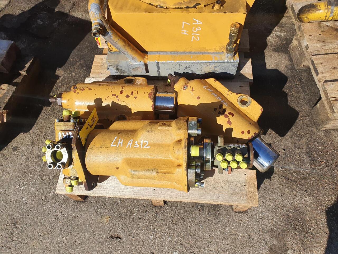 Liebherr A 312 - Hydraulique pour Engins de chantier: photos 1 Liebherr A 312 - Hydraulique pour Engins de chantier: photos 1