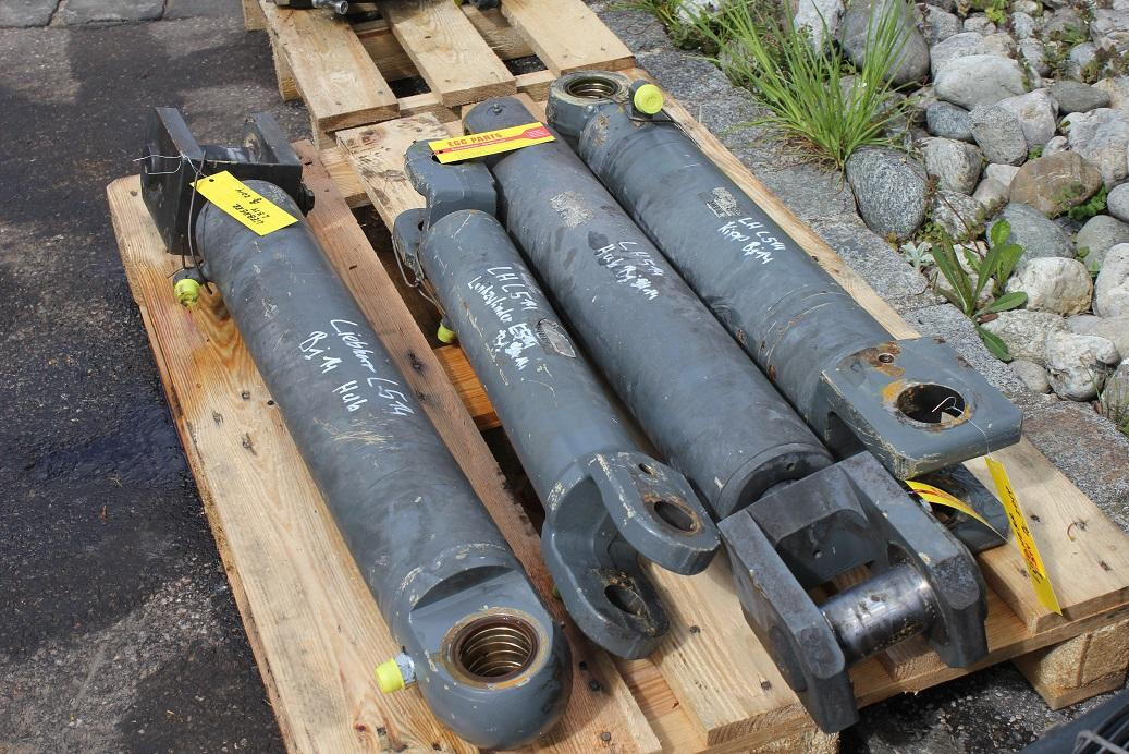 Liebherr L514 - Vérin hydraulique pour Engins de chantier: photos 4 Liebherr L514 - Vérin hydraulique pour Engins de chantier: photos 4