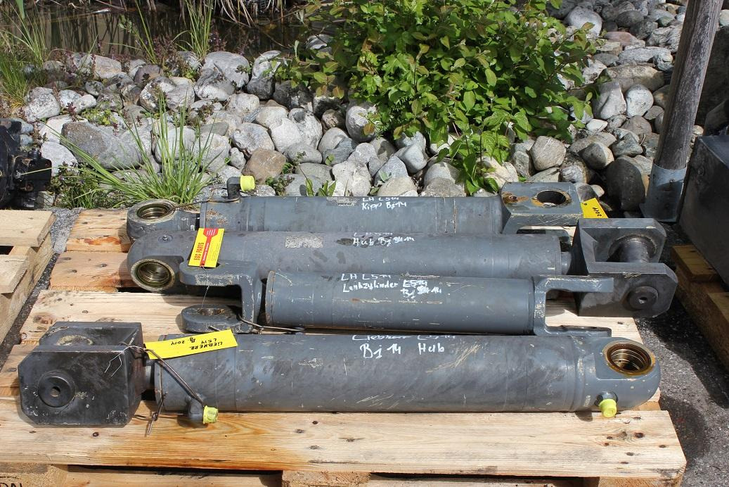 Liebherr L514 - Vérin hydraulique pour Engins de chantier: photos 3 Liebherr L514 - Vérin hydraulique pour Engins de chantier: photos 3