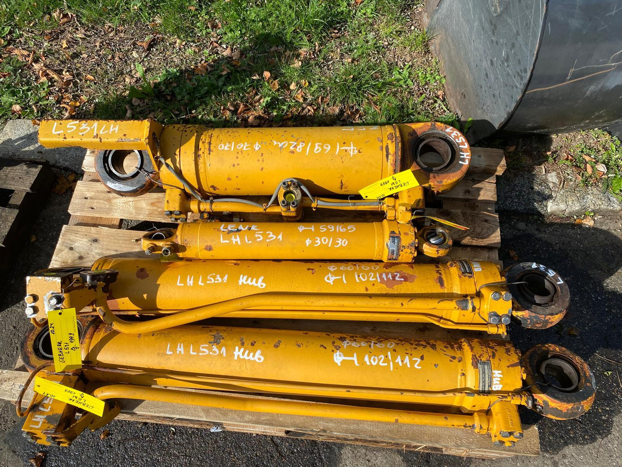 Liebherr L531 - Vérin hydraulique pour Engins de chantier: photos 1 Liebherr L531 - Vérin hydraulique pour Engins de chantier: photos 1