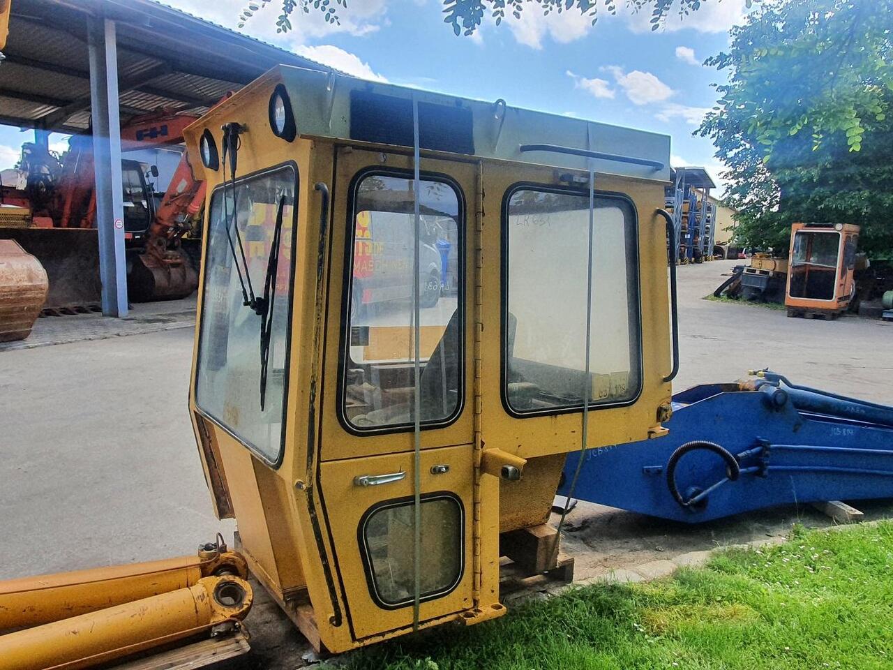 Cabine pour Chargeuse sur chenilles Liebherr LR 631: photos 6