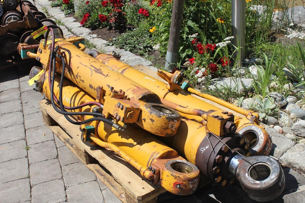 Liebherr R 912 LIT - Vérin hydraulique pour Engins de chantier: photos 2 Liebherr R 912 LIT - Vérin hydraulique pour Engins de chantier: photos 2