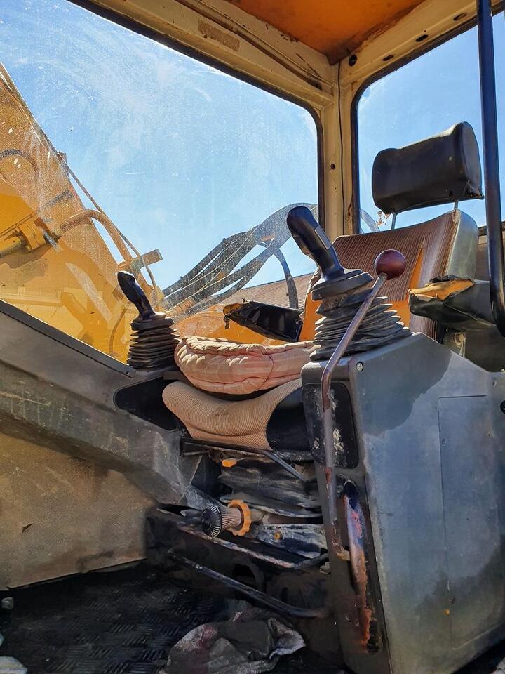 Pelle sur chenille Liebherr R 912 LIT: photos 12