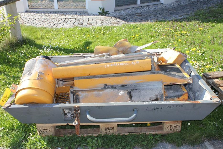 Liebherr R 924 HDSL - Carrosserie et extérieur pour Engins de chantier: photos 2 Liebherr R 924 HDSL - Carrosserie et extérieur pour Engins de chantier: photos 2