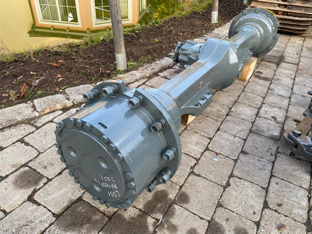 Liebherr ZF AP 409 aus LH L 531 - Essieu et pièces pour Engins de chantier: photos 2 Liebherr ZF AP 409 aus LH L 531 - Essieu et pièces pour Engins de chantier: photos 2