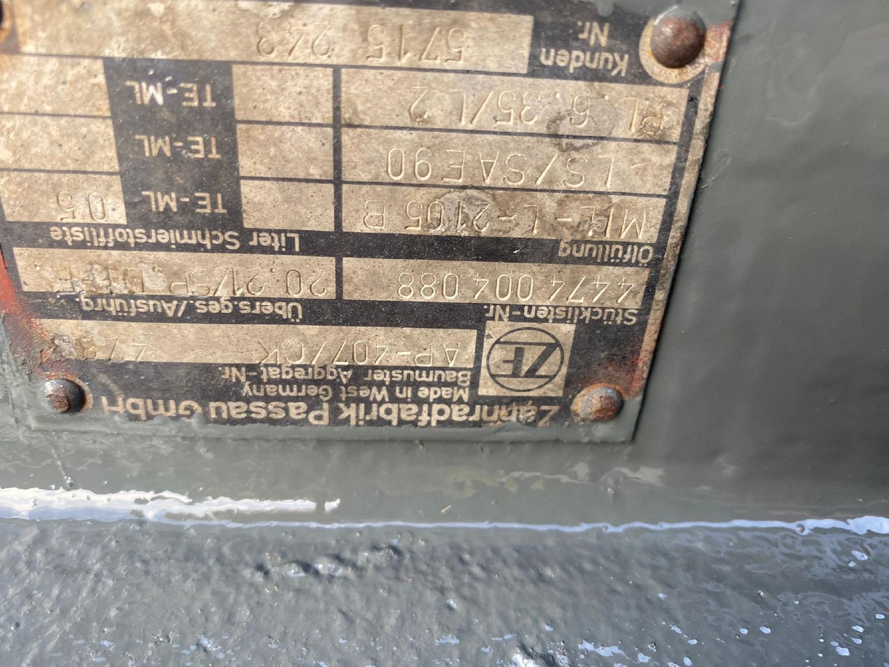 Liebherr ZF AP 409 aus LH L 531 - Essieu et pièces pour Engins de chantier: photos 3 Liebherr ZF AP 409 aus LH L 531 - Essieu et pièces pour Engins de chantier: photos 3