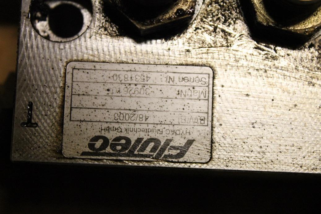 O&K MH Plus , New Holland - Valve hydraulique pour Pelle sur pneus: photos 5 O&K MH Plus , New Holland - Valve hydraulique pour Pelle sur pneus: photos 5