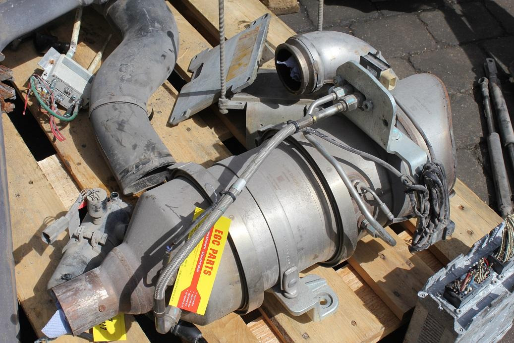 Liebherr L 514 - Pièces de rechange pour Chargeuse sur pneus: photos 3 Liebherr L 514 - Pièces de rechange pour Chargeuse sur pneus: photos 3