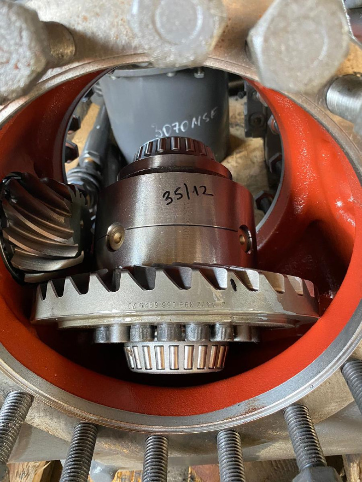 ZF MS E 3070 II - Essieu et pièces pour Engins de chantier: photos 2 ZF MS E 3070 II - Essieu et pièces pour Engins de chantier: photos 2